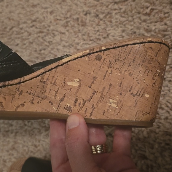 b.o.c. Born Concept Women's Black Leather Floral Wedges Size 11 (#10) - Picture 6 of 12